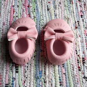 Shoes - 6.5 Pink Baby Toddler Bow Moccasins Minimalist Shoes - 6.5 Pink Baby Toddler Bow Moccasins Minimalist